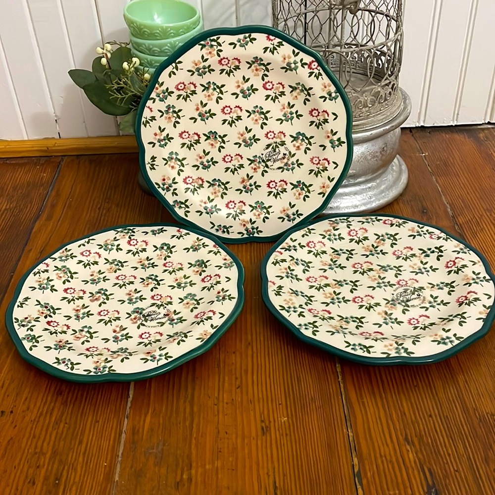 Pioneer Woman Tableware
